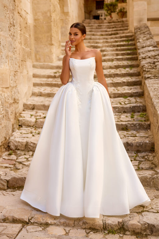 Wedding dress 1775-1