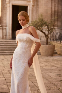 Alternative view of Wedding dress 1953