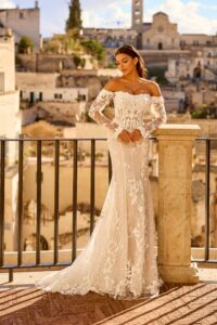 Minimalist wedding dress wholesale - Lady Di Bride