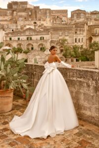 Wedding dress size guide for boutiques - Lady Di Bride